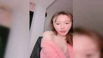 长发美艳高贵女神挺拔圆润大奶子，白皙大屁股，三点全粉，特写紧致蝴蝶穴
