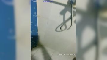 户外勾搭一姐『组织857吖』黑丝高跟勾搭帅哥去他家啪啪正激情中帅哥妈妈进来吓的一姐一直躲很刺激