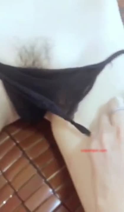 火爆网红鹿少女剧情演绎打工妹午休被小偷潜入没有财...