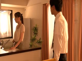 丈夫隐身，发现妻子与导演秘密偷偷摸摸